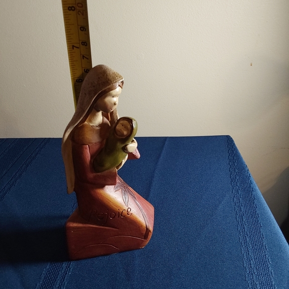 Tii Collections Resin Nativity  Holy Mary and Baby Jesus Fi - Picture 5 of 10